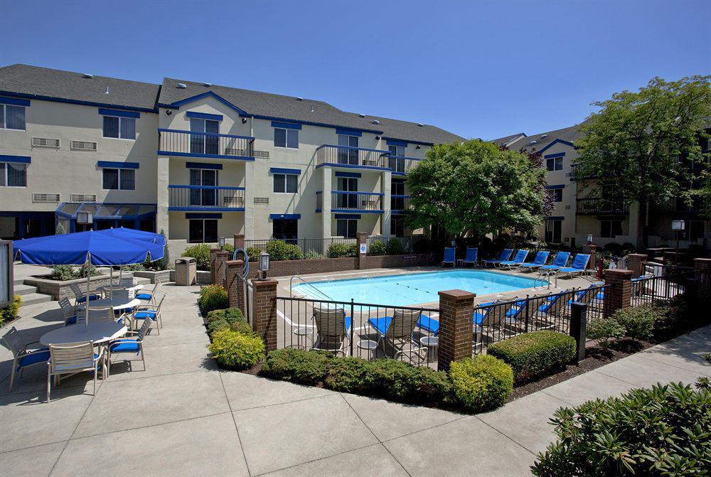 Holiday Inn Express Hotel & Suites Pittsburgh Airport By Ihg Robinson Township Zewnętrze zdjęcie