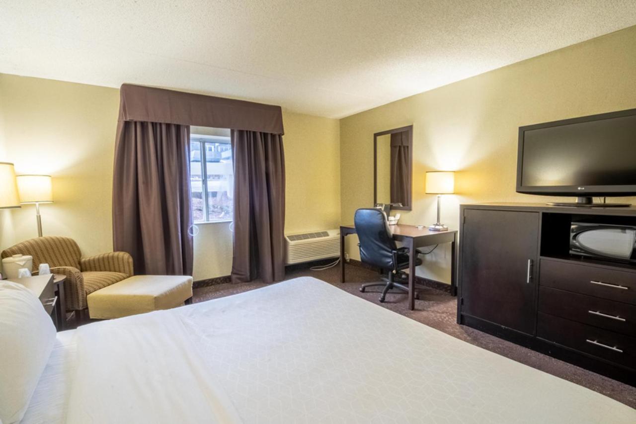 Holiday Inn Express Hotel & Suites Pittsburgh Airport By Ihg Robinson Township Zewnętrze zdjęcie