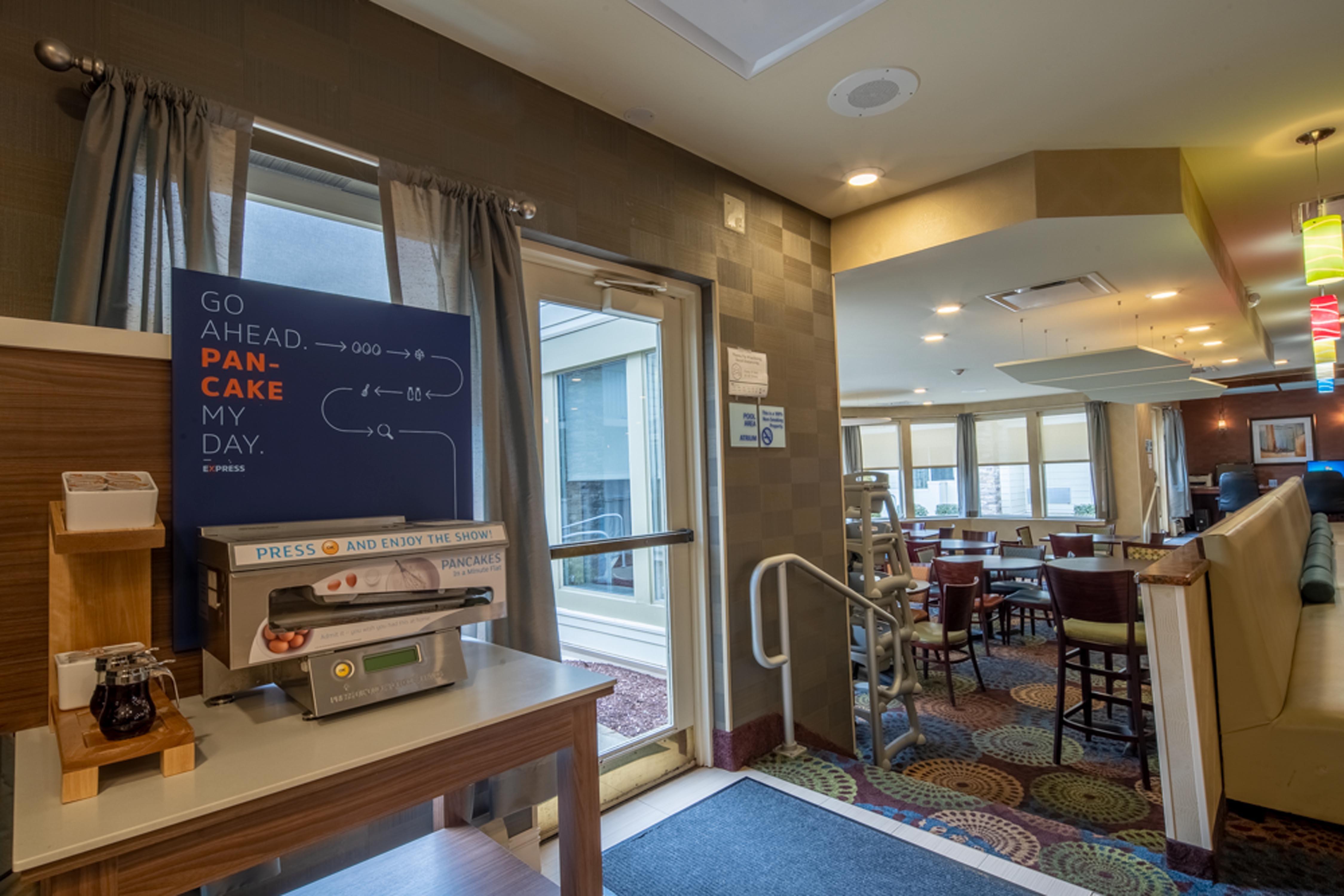 Holiday Inn Express Hotel & Suites Pittsburgh Airport By Ihg Robinson Township Zewnętrze zdjęcie